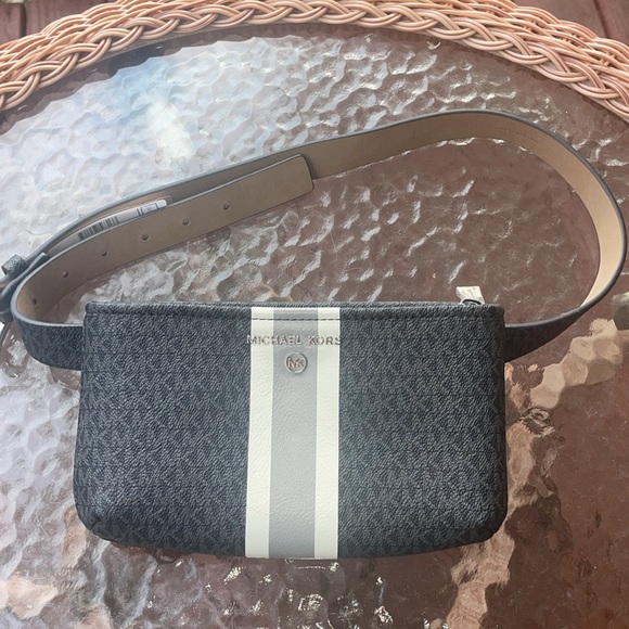 Michael Kors Belt bag - Picture 3 of 6